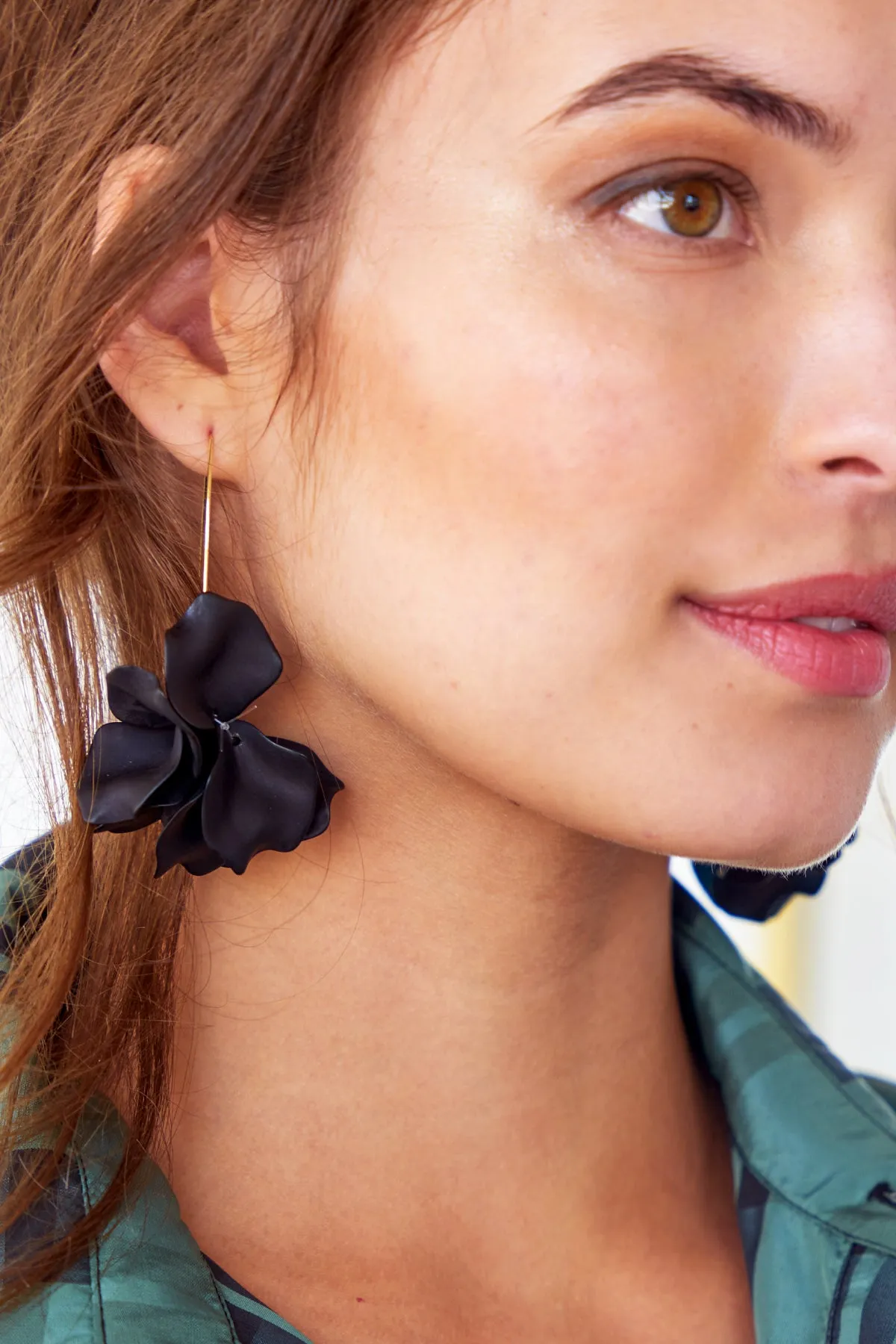 AC Air Bloom Drop Earrings Black