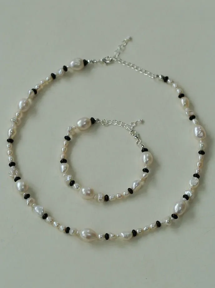 Baroque Pearl and Black Agate Beaded Necklace