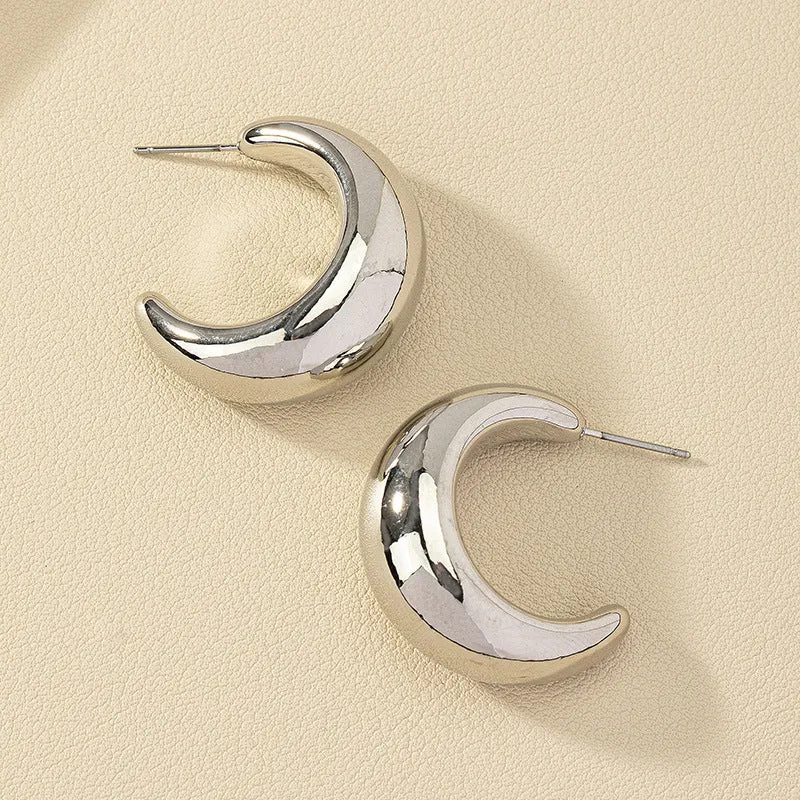 Chic Vienna Verve Metal C-Shaped Earrings - Elegant Wholesale Piece