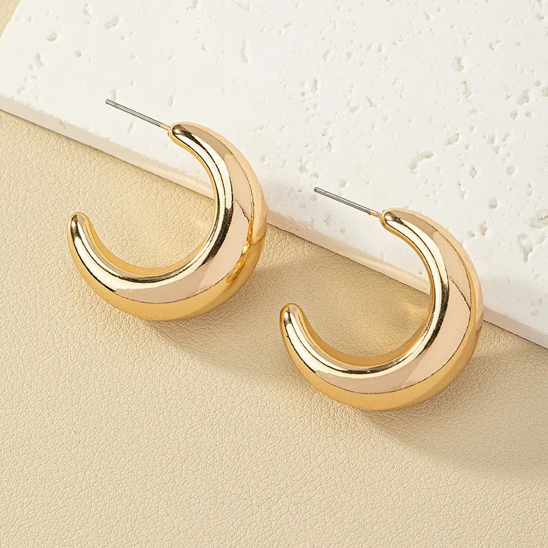 Chic Vienna Verve Metal C-Shaped Earrings - Elegant Wholesale Piece