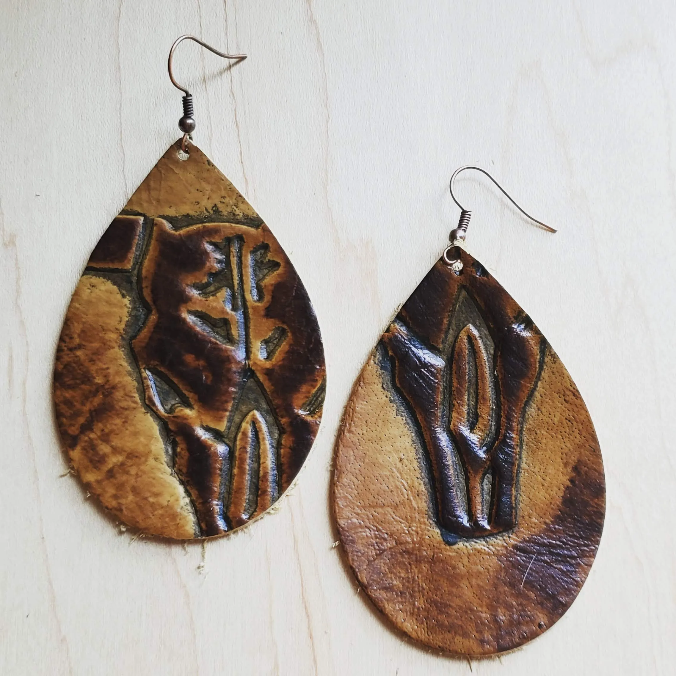 **Leather Teardrop Earrings in Tan Steer Head 223y