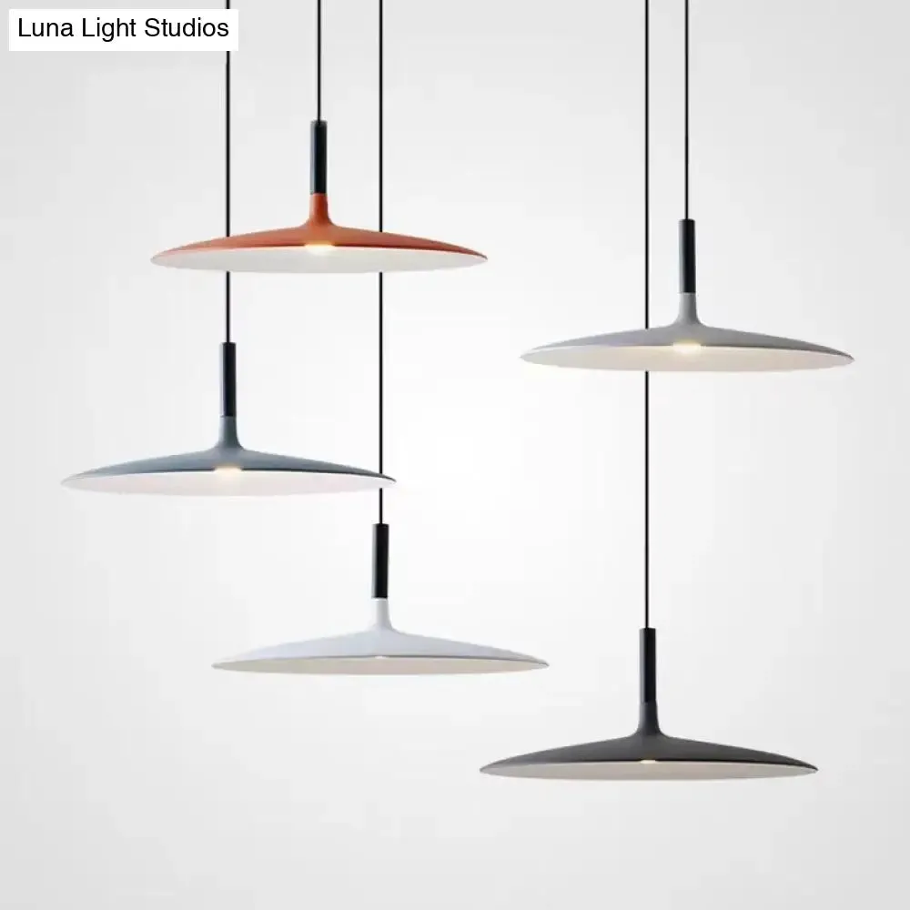 Minimalist Metal LED Pendant Lamp - Flying Saucer Style for Restaurants