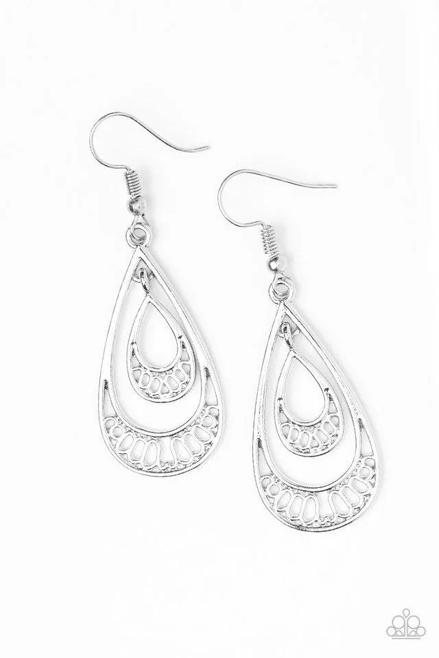 Paparazzi Earring ~ REIGNed Out - Silver