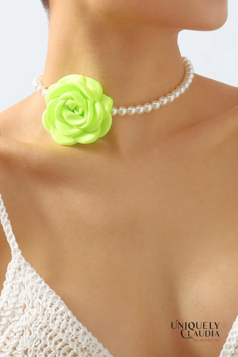 Rose Bud Pearl Choker