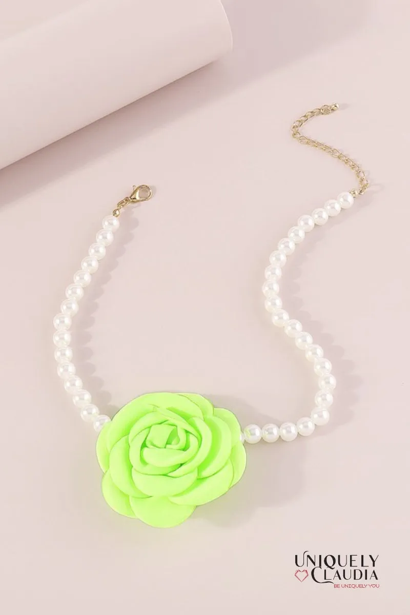 Rose Bud Pearl Choker