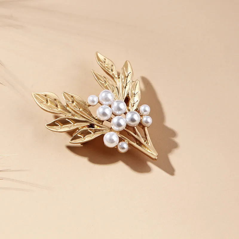 XSB012 - Floral Pearl Brooch