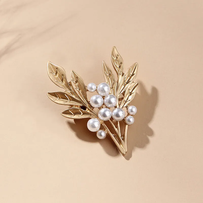 XSB012 - Floral Pearl Brooch